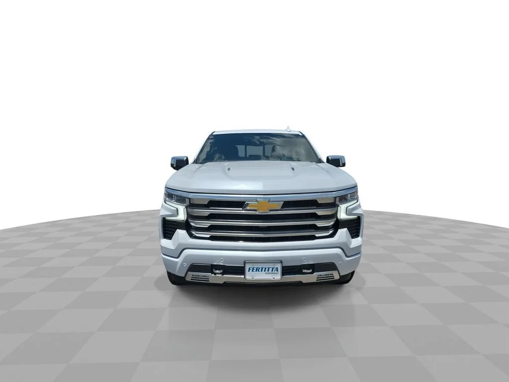 New 2026 Polar White Tricoat Chevrolet High Country image 3