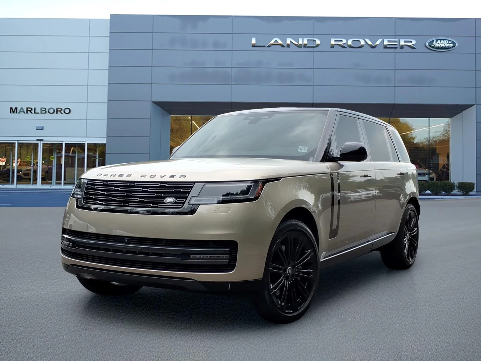 Used 2025 Batumi Gold Premium Metallic 1dm Land Rover SE LWB image 1