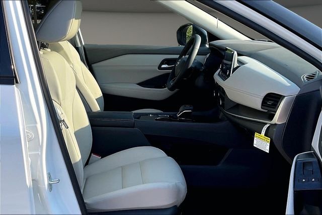 New 2026 Everest White Pearl TriCoat Nissan Dark Armor™ image 11
