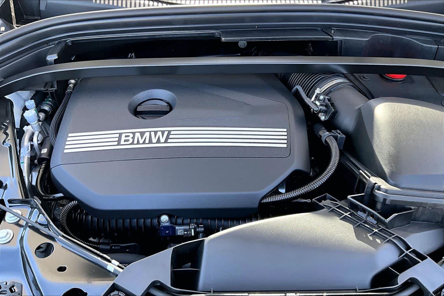 New 2026 Alpine White BMW xDrive28i image 15