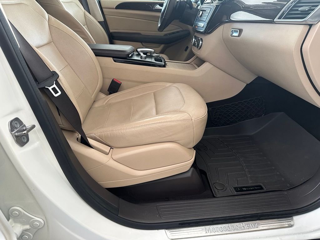 Used 2018 White Mercedes-Benz GLE 350 image 37