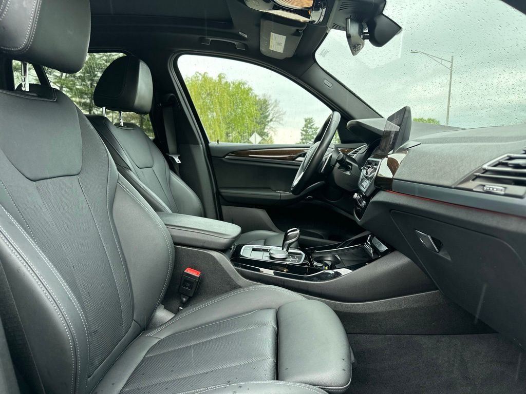Used 2024 Skyscraper Grey Metallic BMW xDrive30i image 25