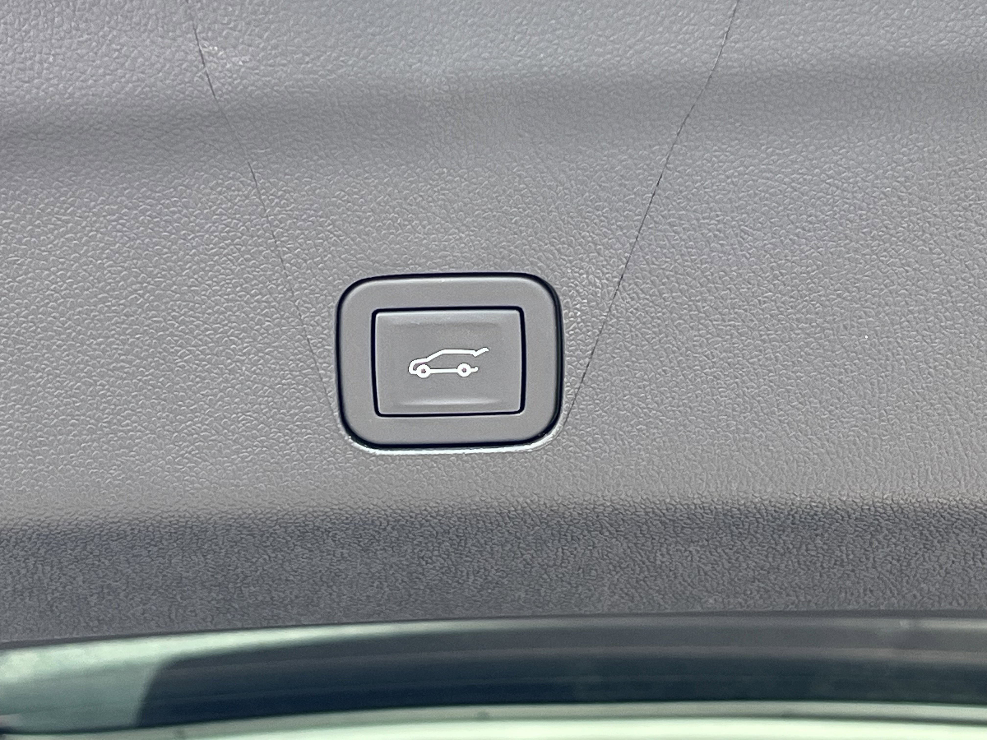 2025 GMC Yukon XL Denali - Photo 30