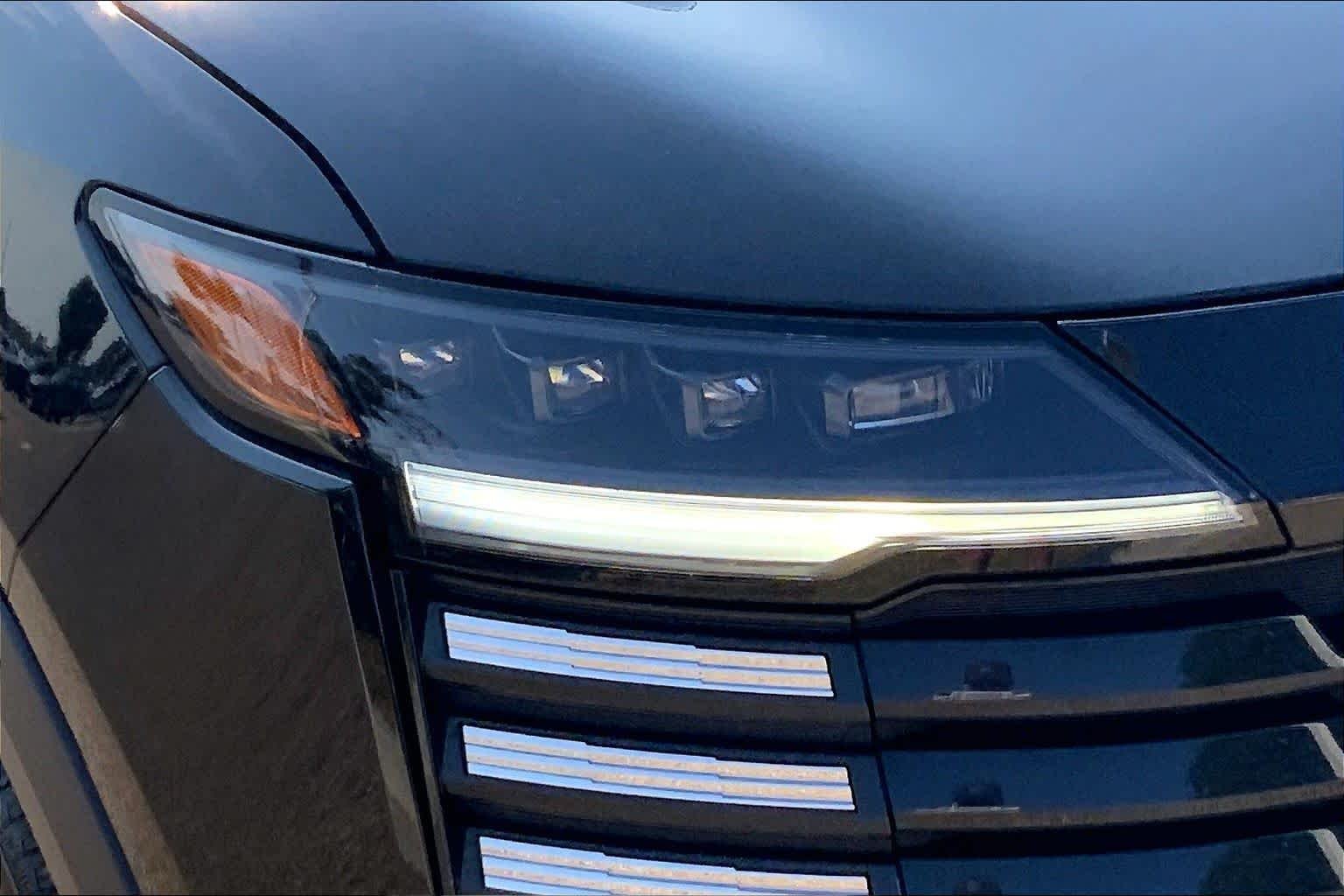 Used 2025 Super Black Nissan SV image 28