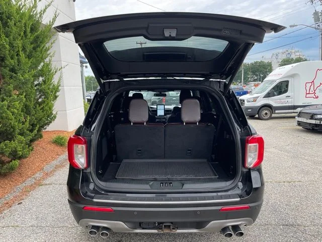 Used 2020 Black Metallic Ford Platinum image 53