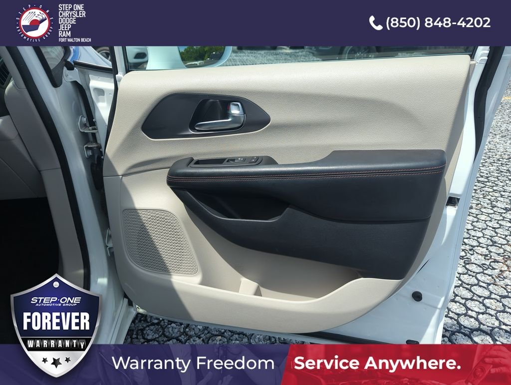 Used 2020 White Chrysler Touring L image 31
