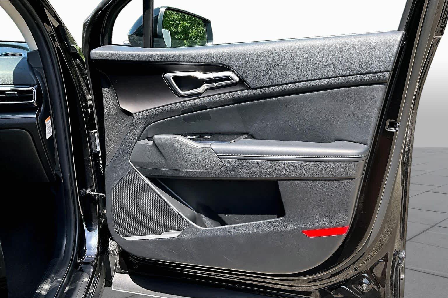Used 2023 Fusion Black Kia EX image 23