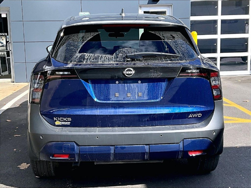 Used 2025 Blue Nissan SV image 4
