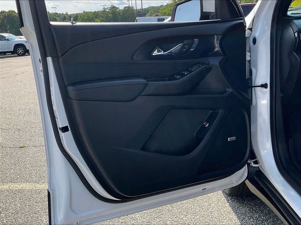 Used 2023 Beige Chevrolet RS image 9