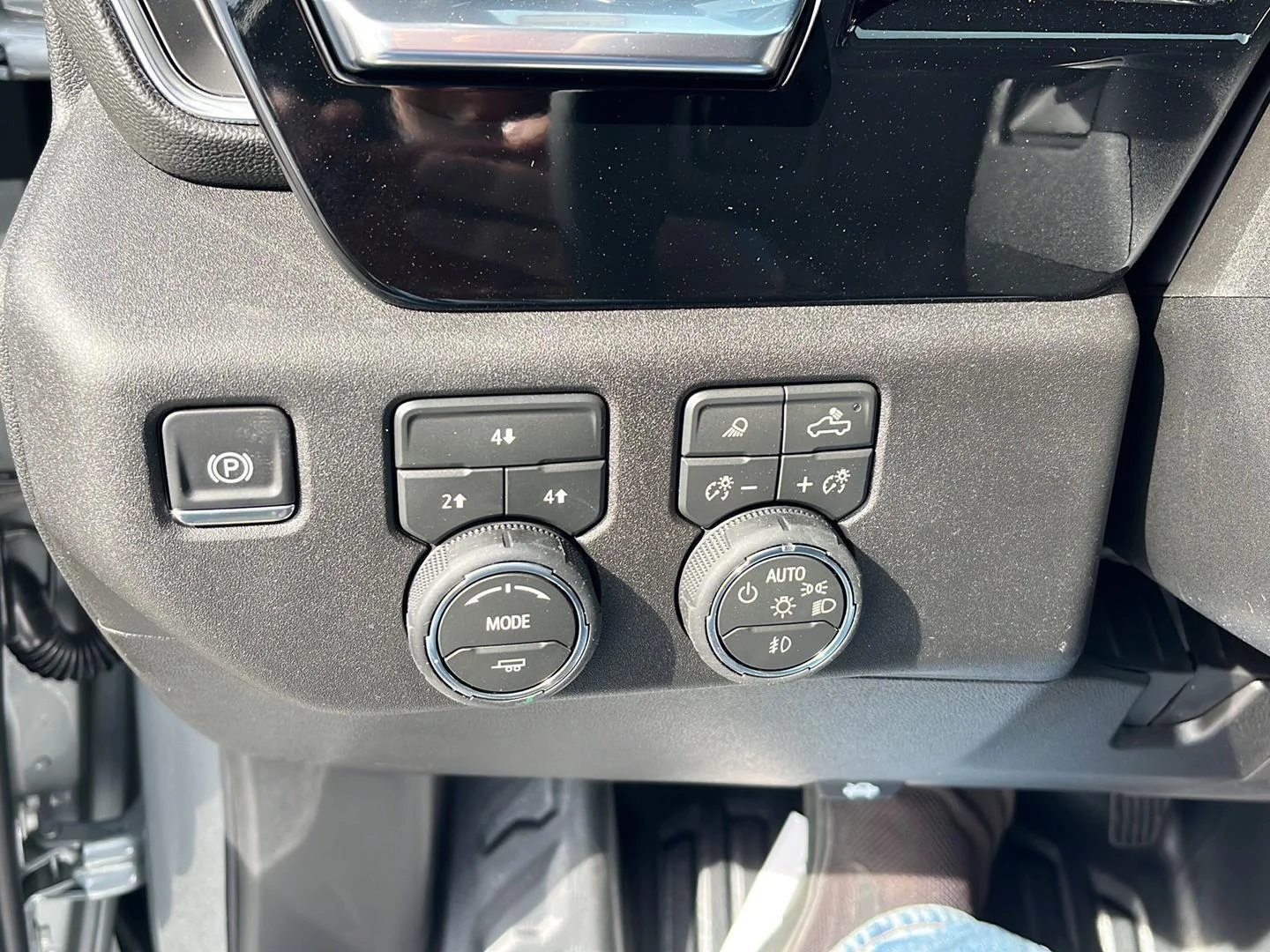 2026 Chevrolet Silverado 3500 HD LT - Photo 13