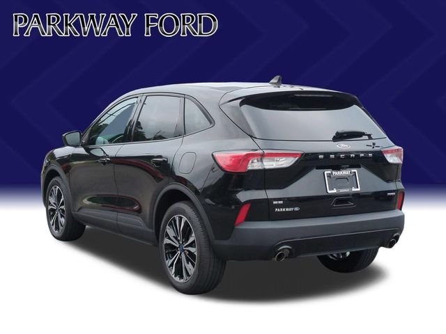Used 2022 Black Ford SE image 3