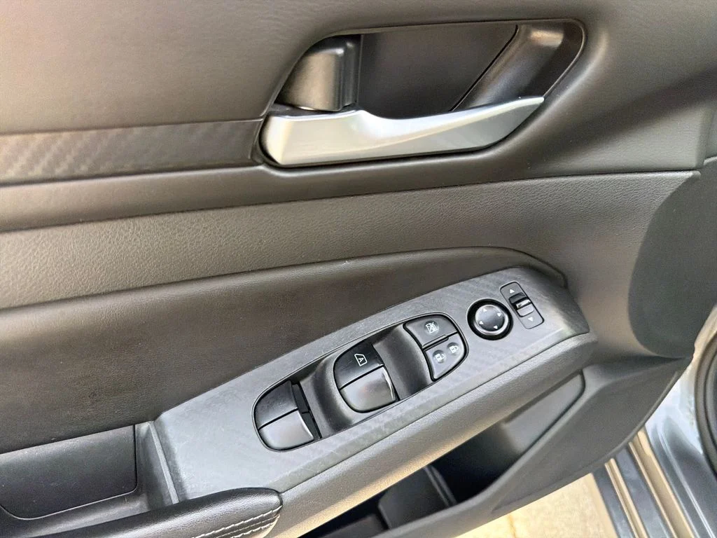 2024 Nissan Altima SV - Photo 17