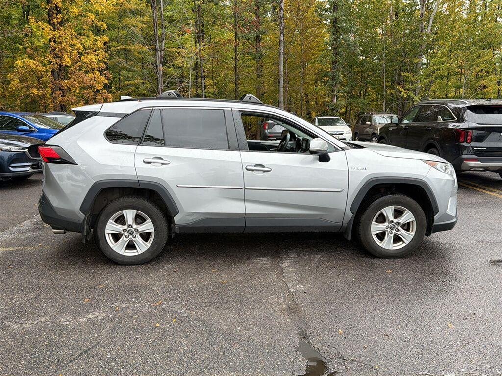 Used 2019 Silver Sky Metallic Toyota XLE image 7