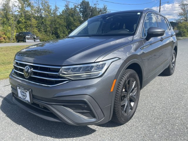 Used 2022 Gray Volkswagen SE image 1