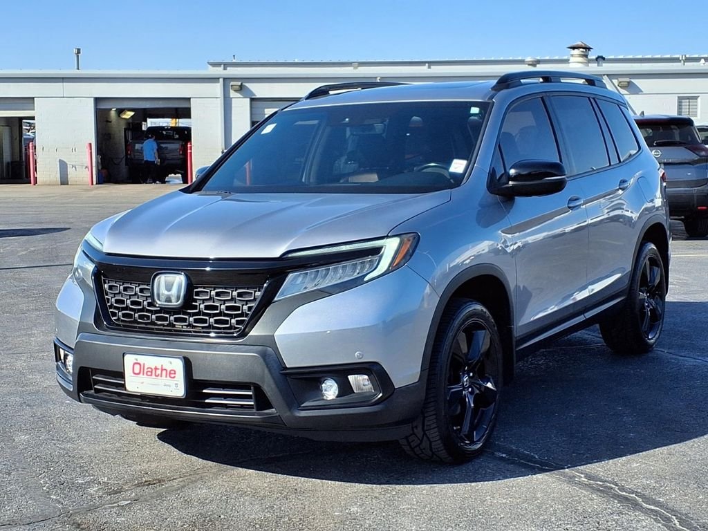Used 2019 Honda Passport Touring with VIN 5FNYF8H90KB018649 for sale in Kansas City