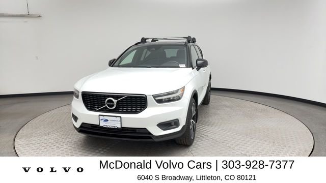 Used 2019 White Volvo R-Design image 7