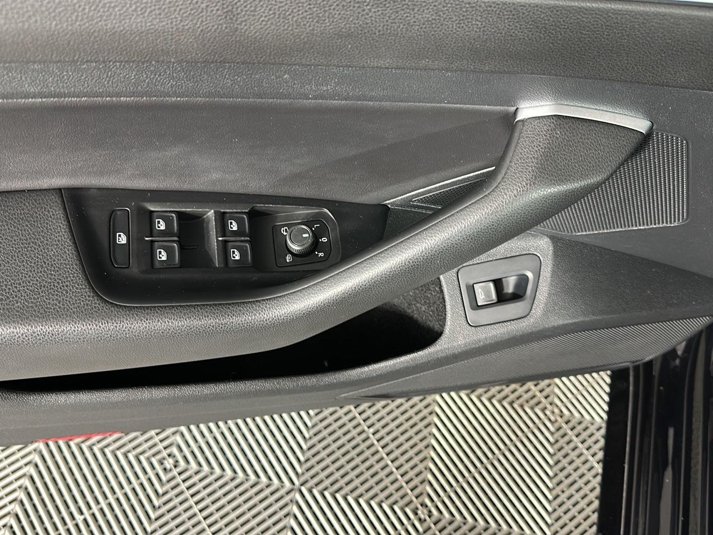 Used 2019 Deep Black Pearl Volkswagen SEL Premium R-Line image 19