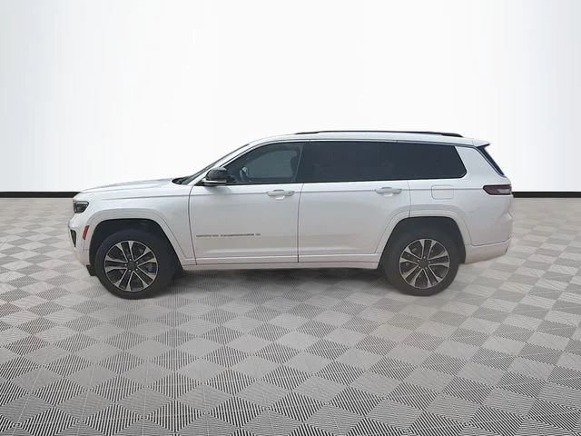 Used 2023 White Jeep Overland image 4