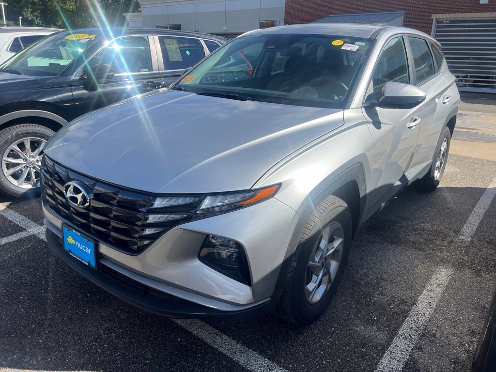 Used 2024 Silver Hyundai SE image 2