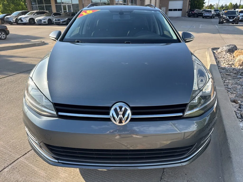 Used 2016 Gray Volkswagen SE image 2