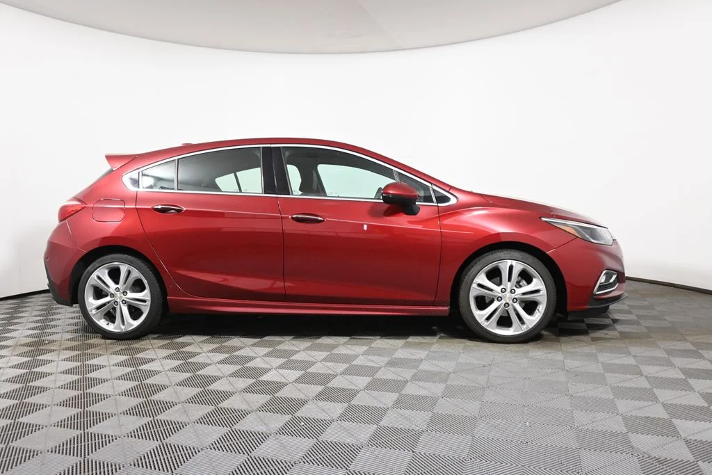 Used 2017 Red Chevrolet Premier image 8
