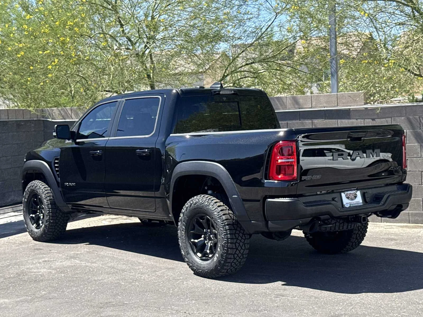 New 2026 Diamond Black Crystal Pearl-Coat Exterior Paint RAM RHO image 6