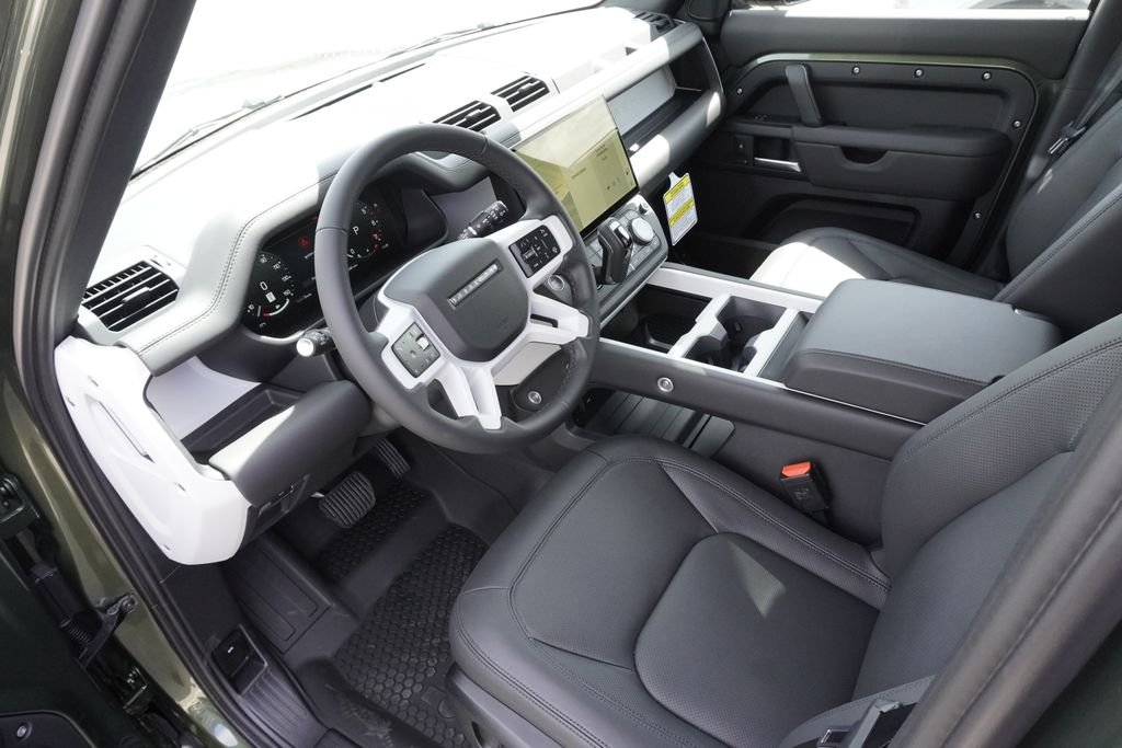 New 2026 Woolstone Green Land Rover S image 18