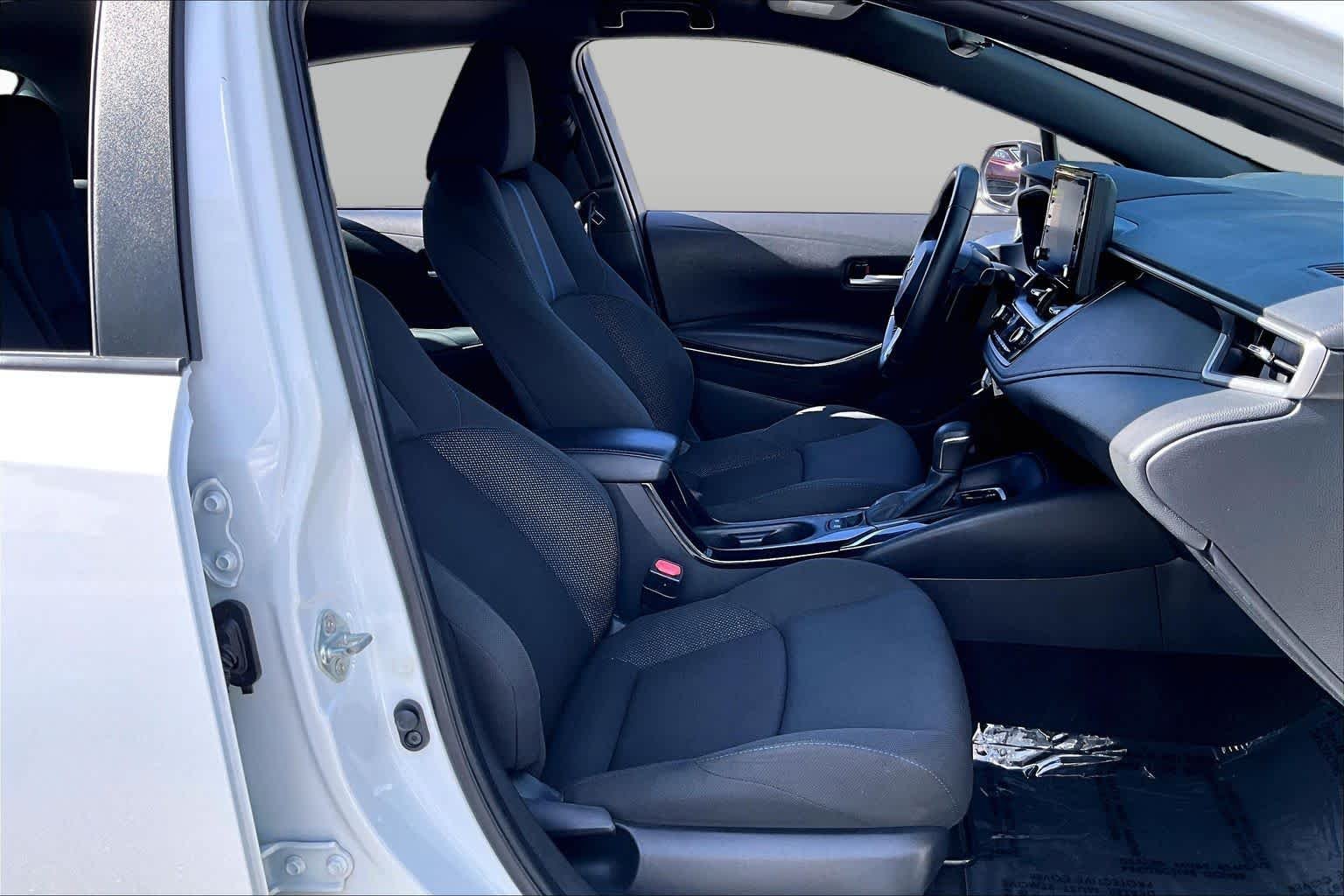 Used 2022 White Toyota SE Nightshade image 9