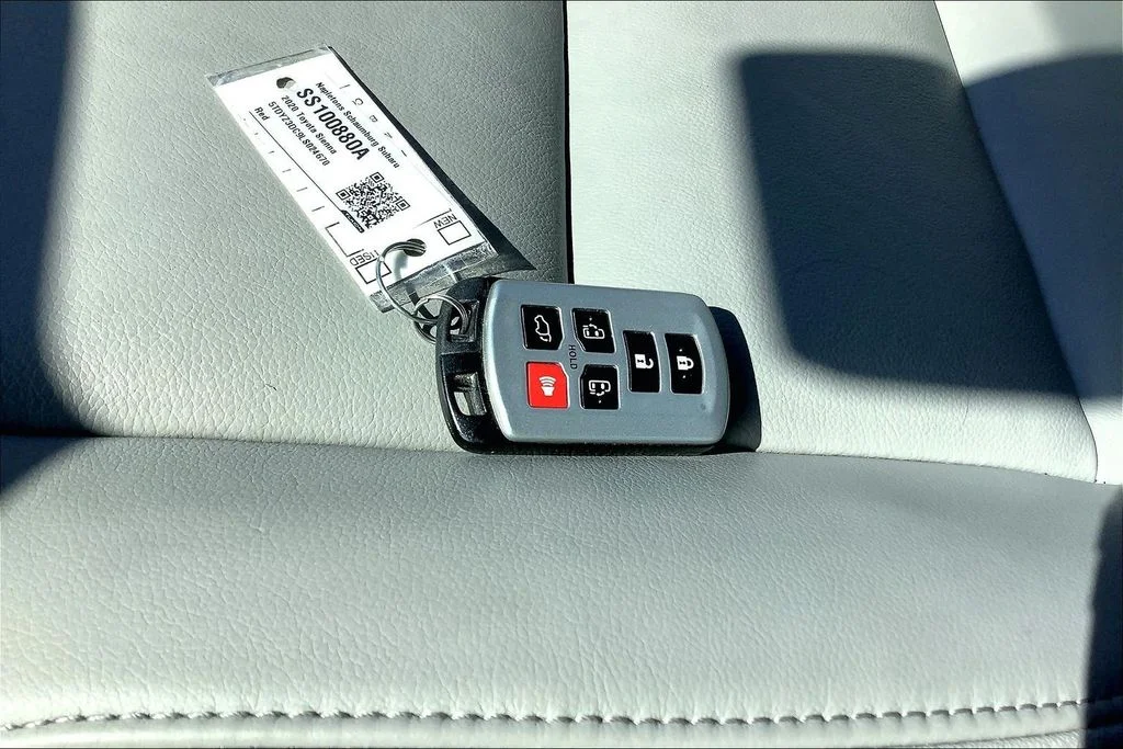 Used 2020 Red Toyota XLE image 14