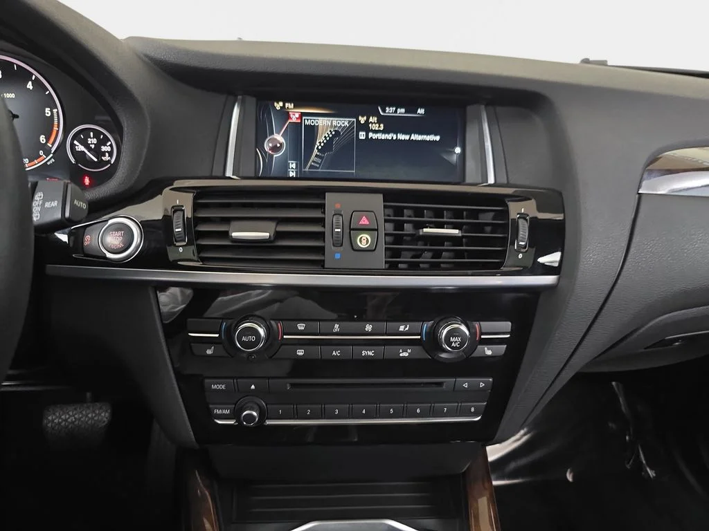 Used 2015 Space Gray Metallic BMW xDrive28d image 23