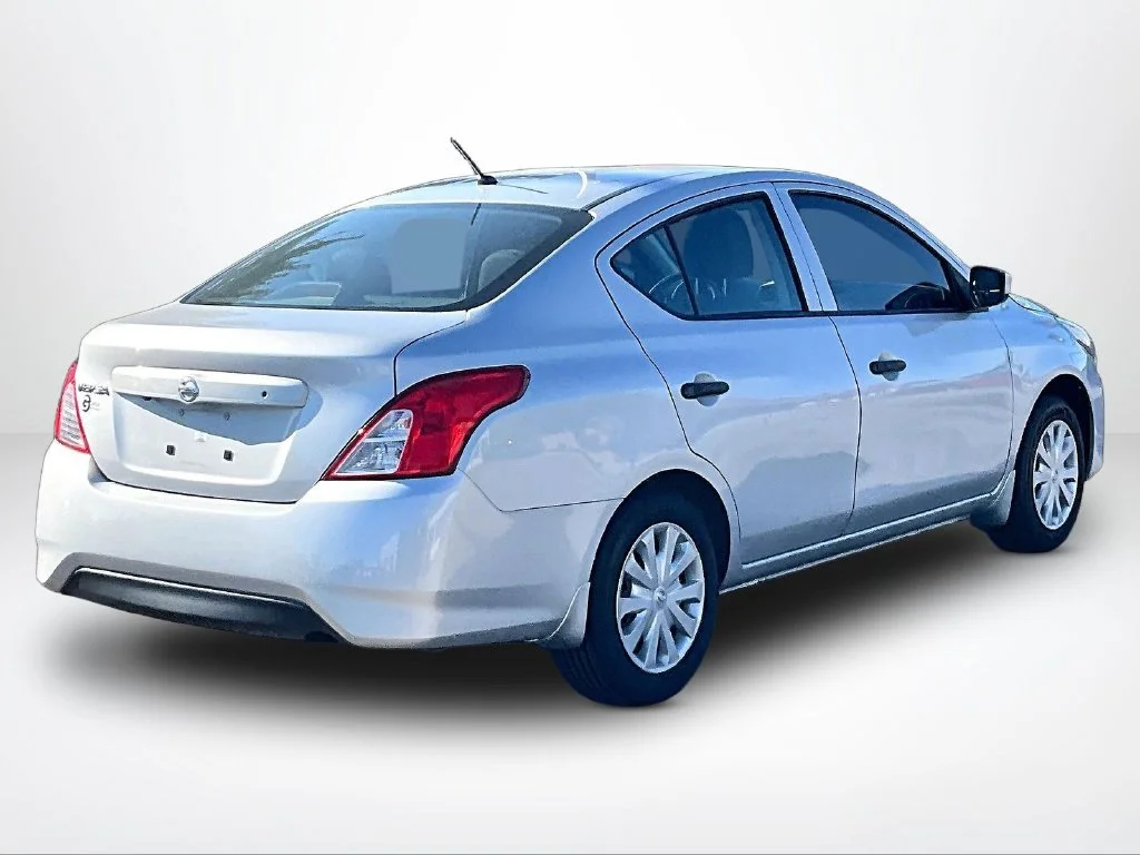 Used 2019 Silver Nissan 1.6 S image 3