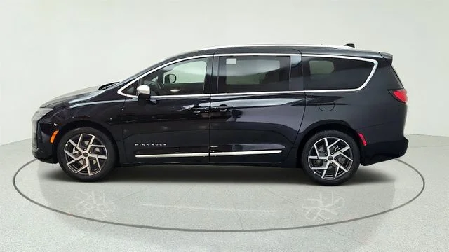 New 2027 Diamond Black Crystal Pearl-Coat Exterior Paint Chrysler Pinnacle image 7