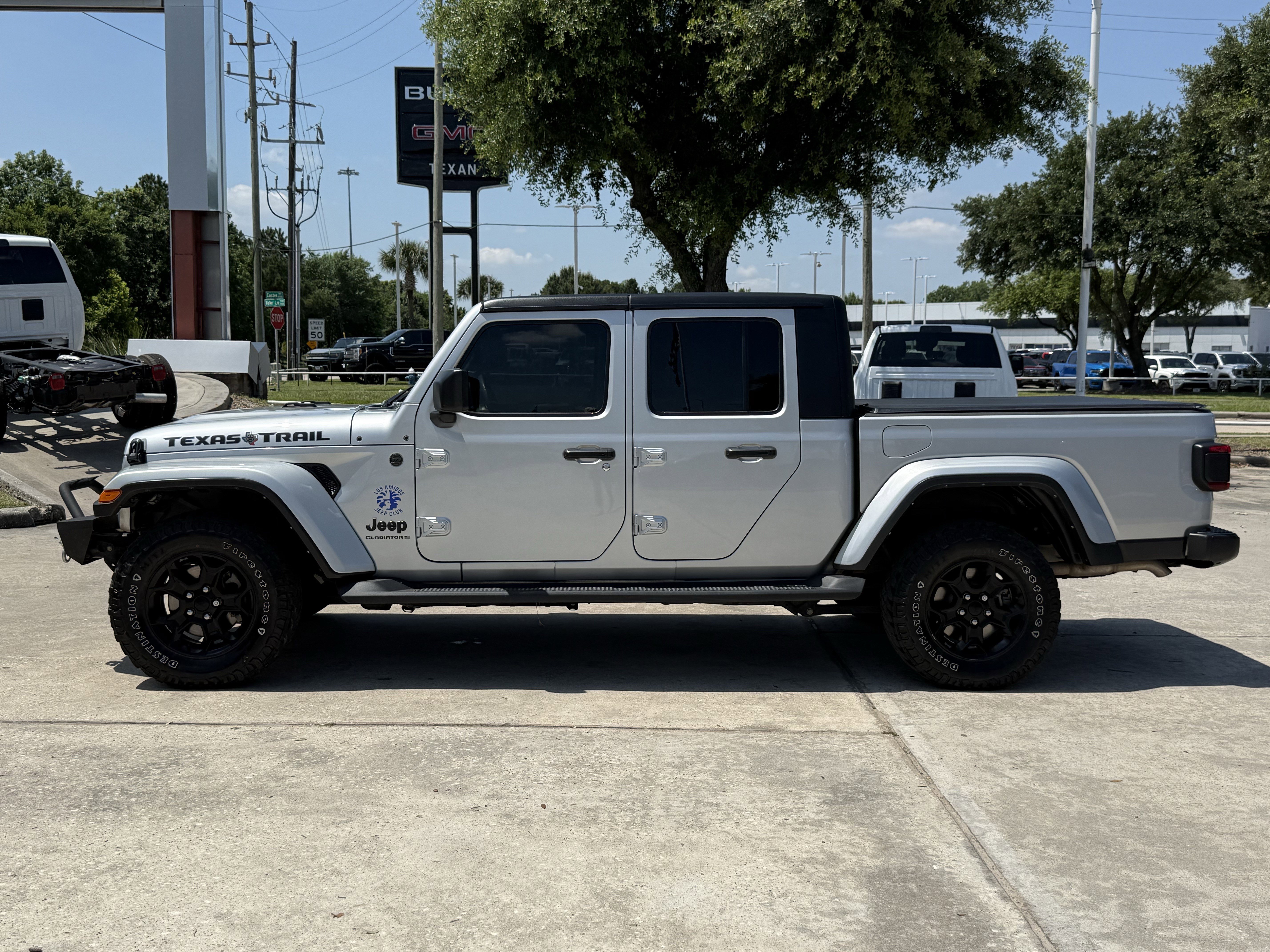 Used 2023 Silver Zynith Clearcoat Jeep Texas Trail image 7