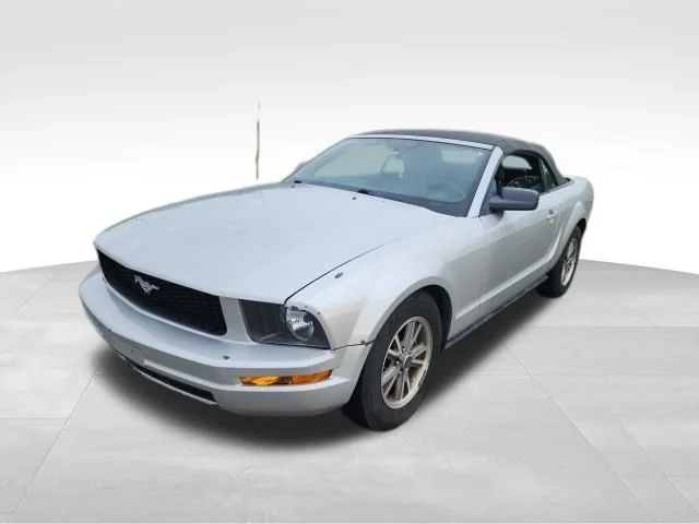 Used 2005 Silver Ford V6 image 7