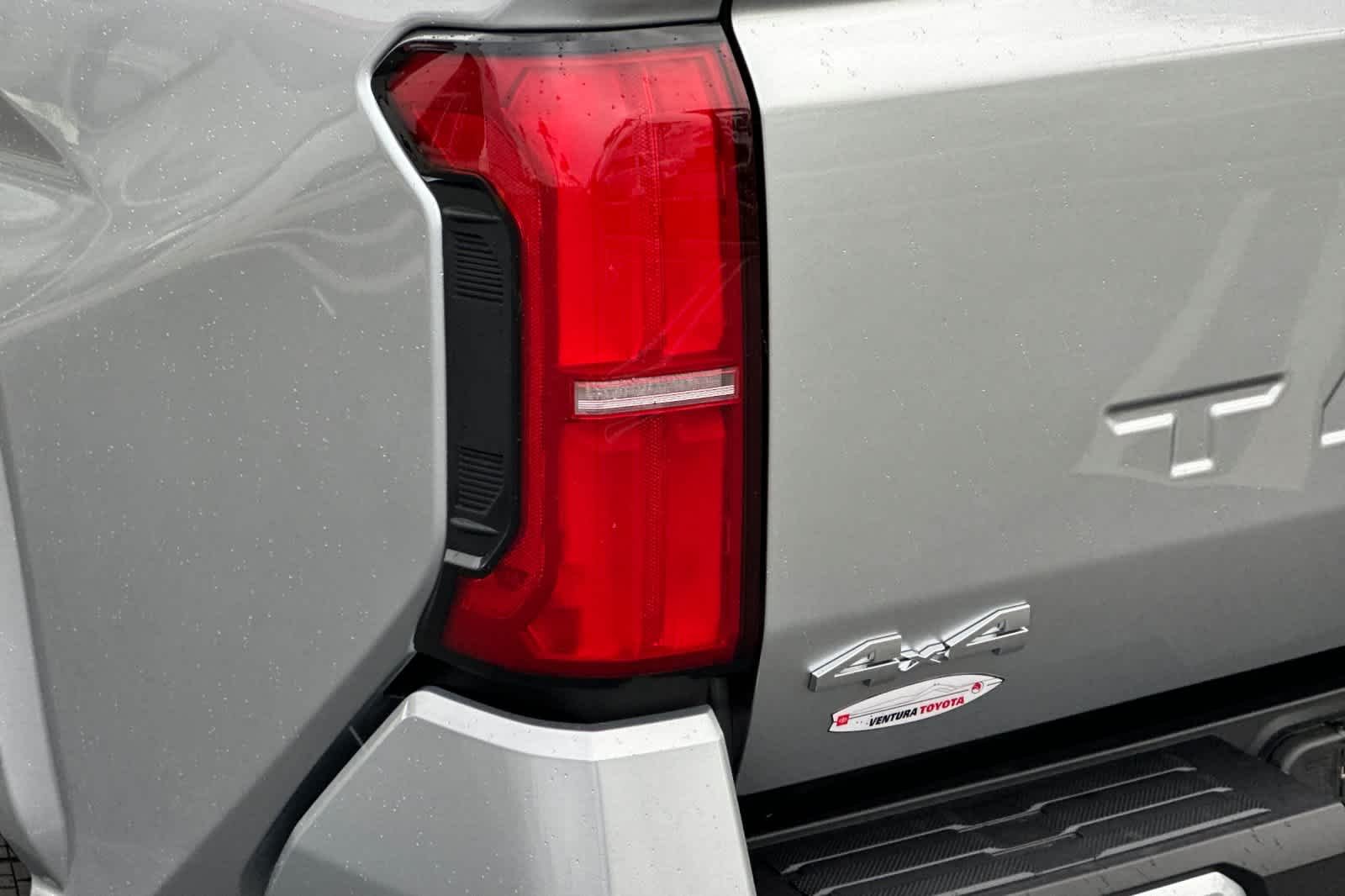 2026 Toyota Tacoma SR5 - Photo 25