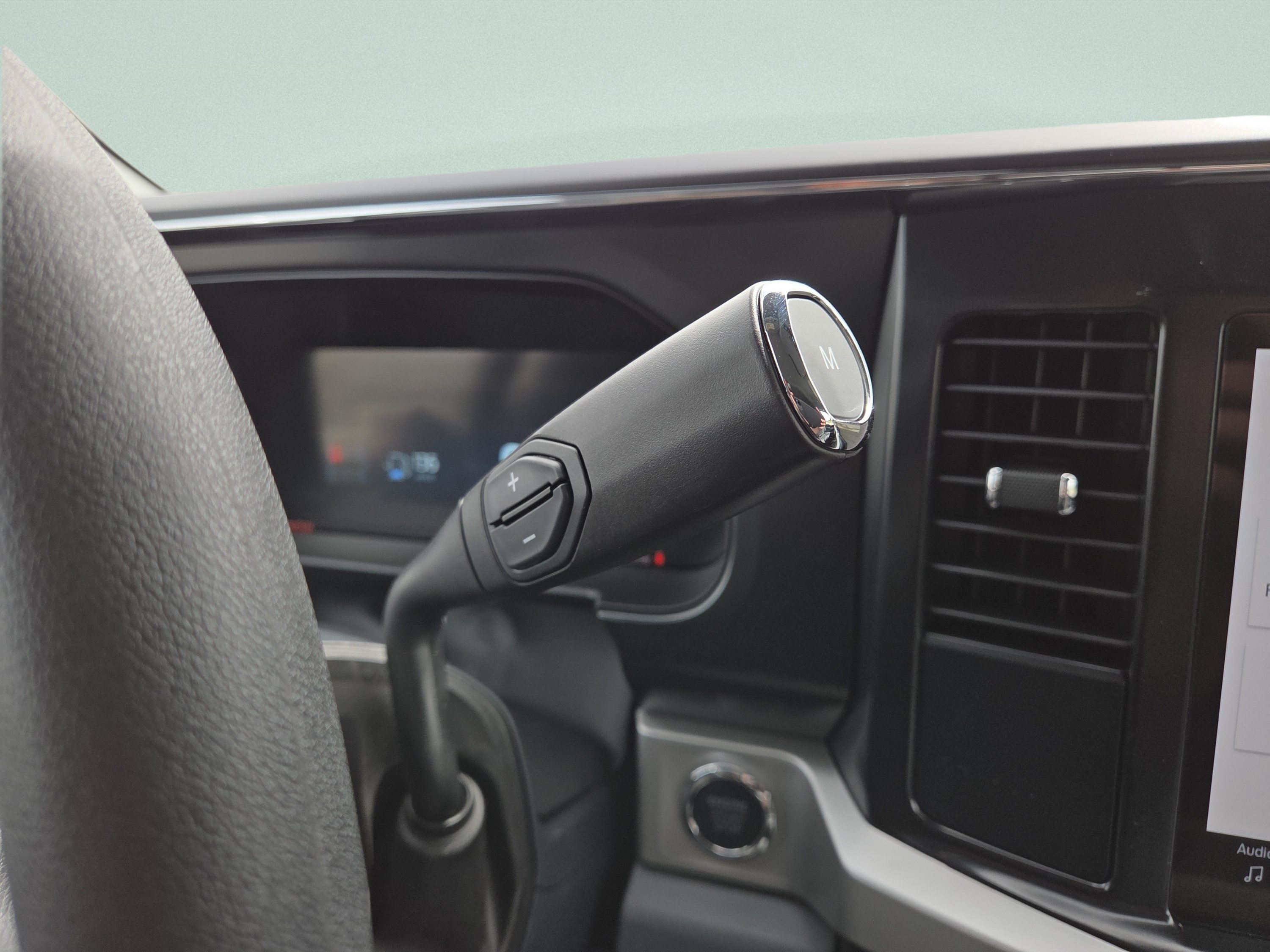 New 2026 Oxford White Ford XLT image 37