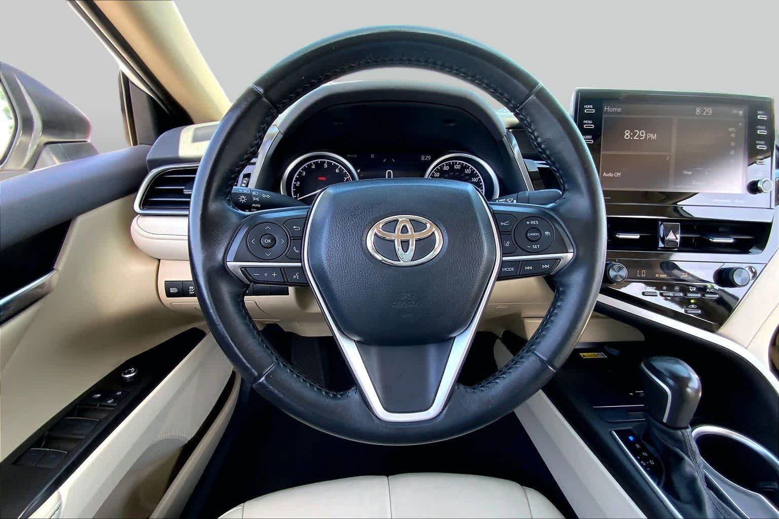 Used 2022 Wind Chill Pearl Toyota XLE image 6