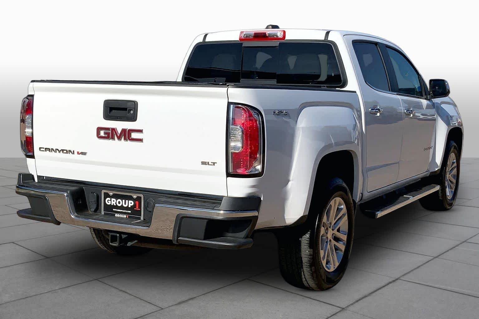 Used 2017 Summit White GMC 4WD SLT image 12
