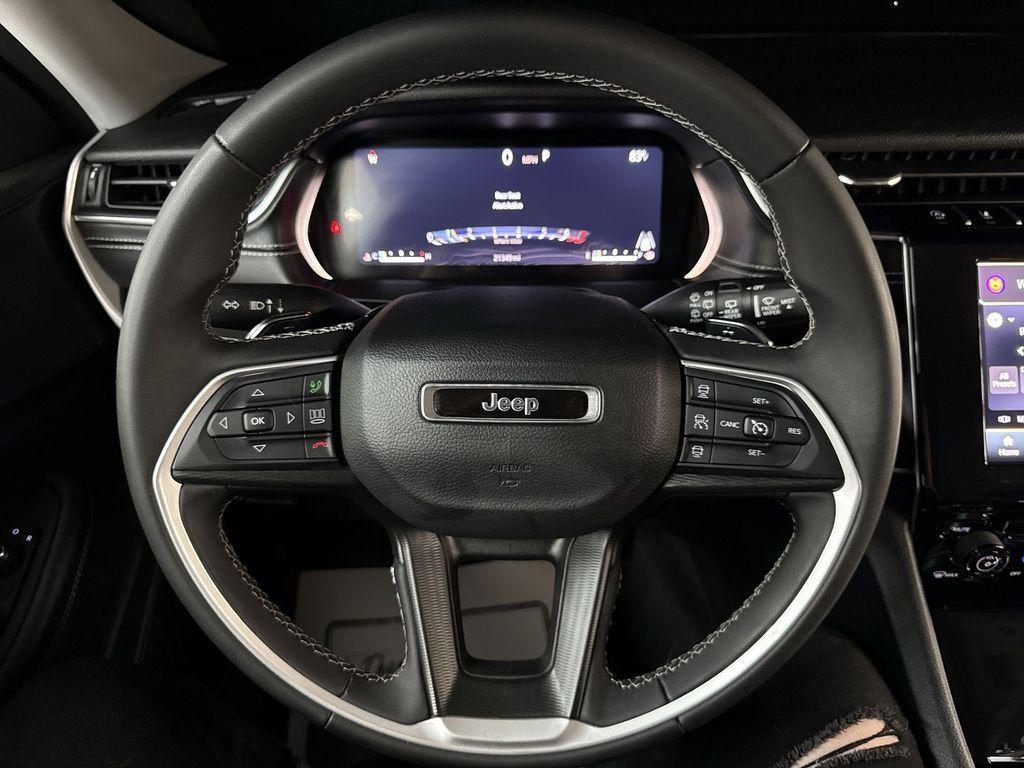 Used 2023 Silver Jeep Laredo image 20