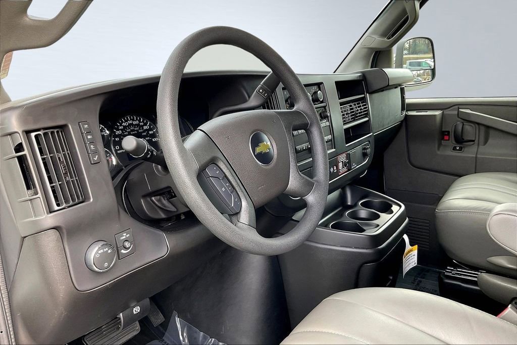 2025 Chevrolet Express Cargo Work Van - Photo 8