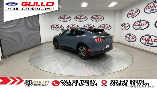 Used 2024 Vapor Blue Ford Premium image 6