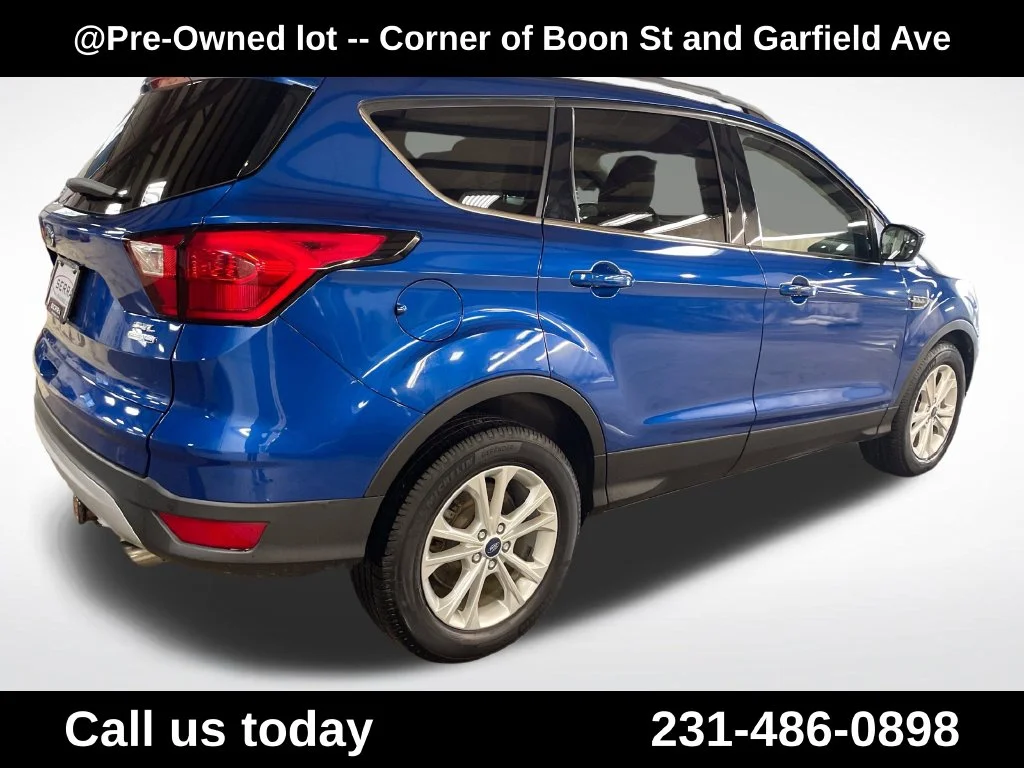 Used 2019 Blue Ford SEL image 6