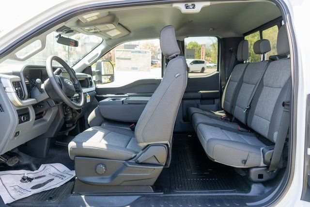 New 2026 Oxford White Ford F-350® XL image 8