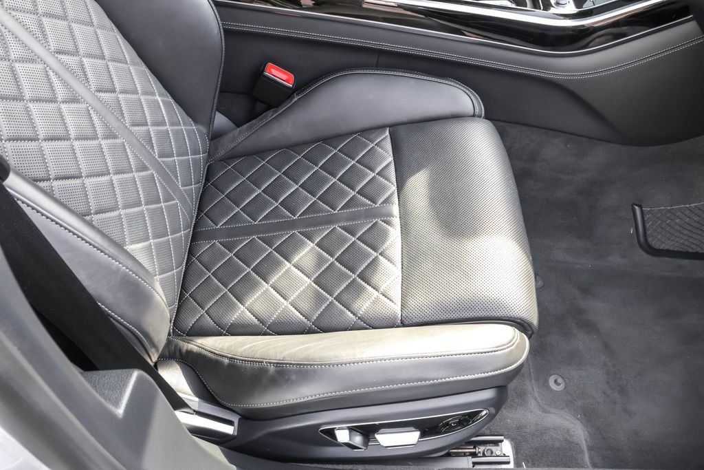 2023 Audi S8 Base - Photo 43