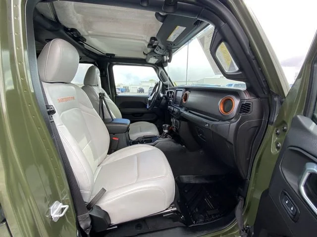 Used 2023 Sarge Green Clearcoat Jeep Mojave image 25