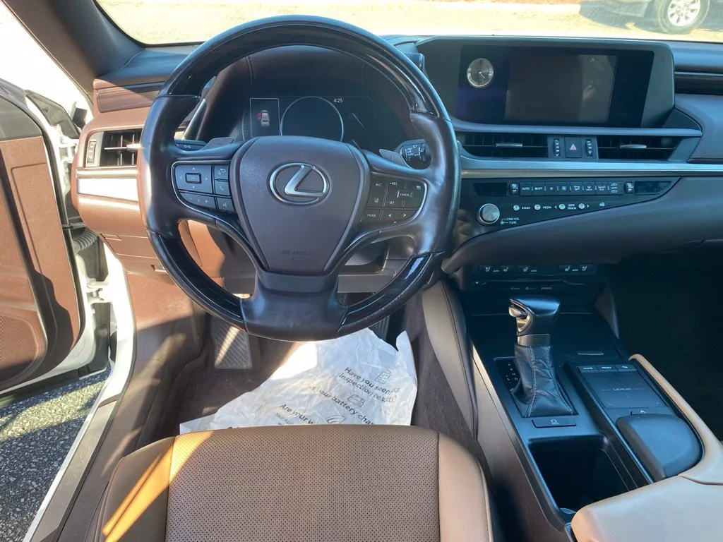 Used 2021 White Lexus 250 image 9
