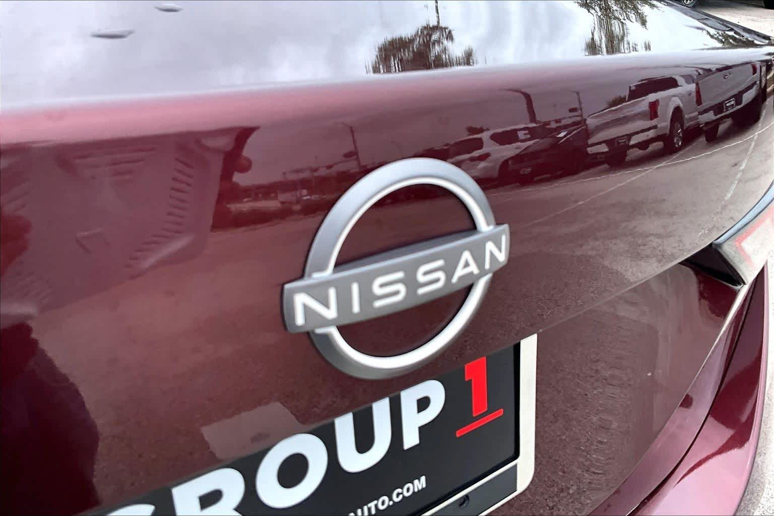Used 2024 Rosewood Metallic Nissan SV image 31