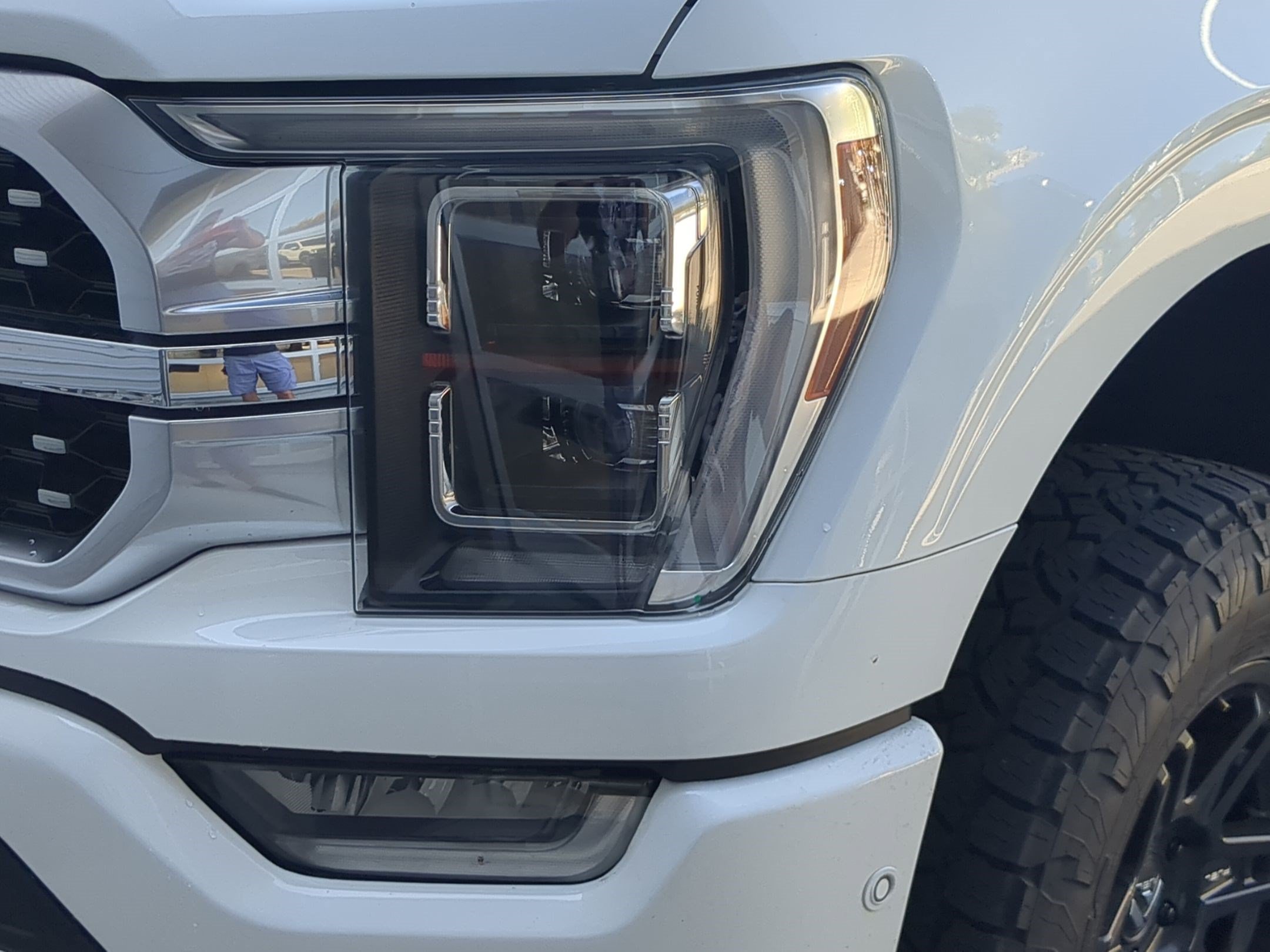 Used 2022 Star White Metallic Tri-Coat Ford Platinum image 9