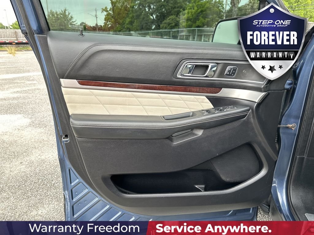 Used 2018 Blue Ford Platinum image 11