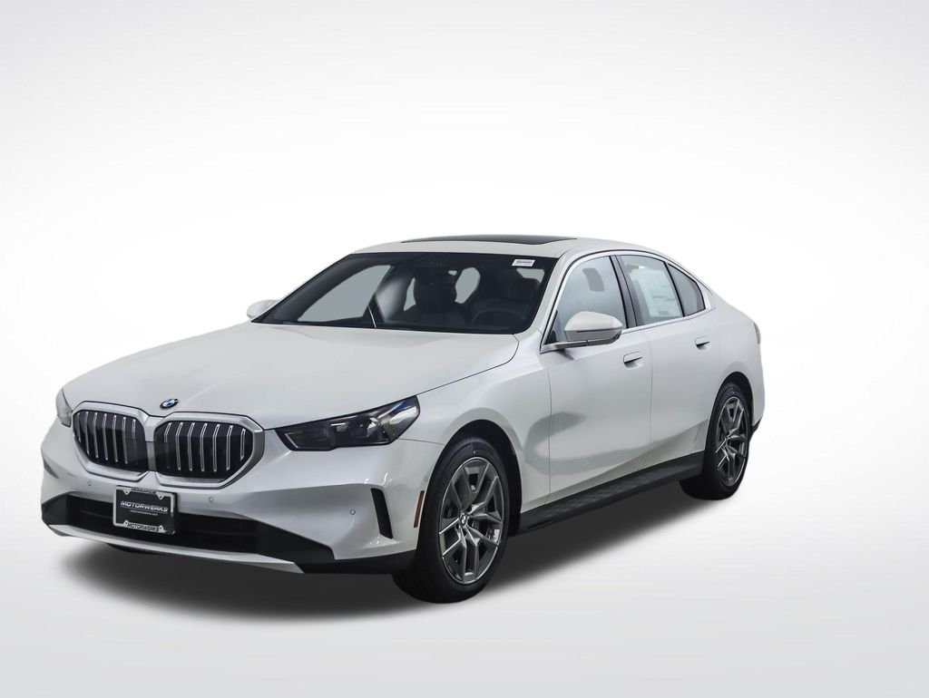 Used 2026 White Metallic BMW 530i xDrive image 1